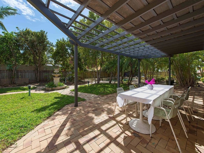 15 Lagoon Crescent, Bellbowrie QLD 4070