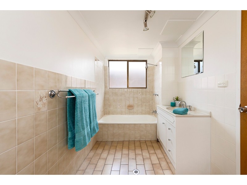 1/10 Alpha Street, Taringa QLD 4068