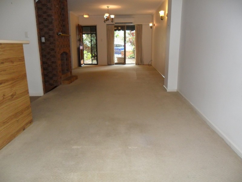 2/11 Austral Street, St Lucia QLD 4067