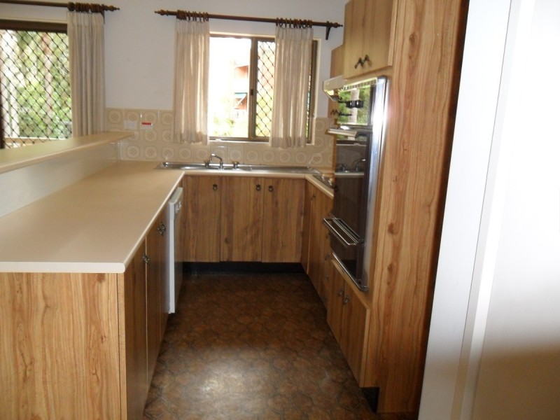 2/11 Austral Street, St Lucia QLD 4067