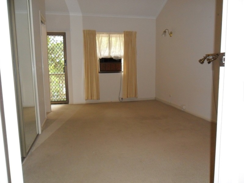 2/11 Austral Street, St Lucia QLD 4067