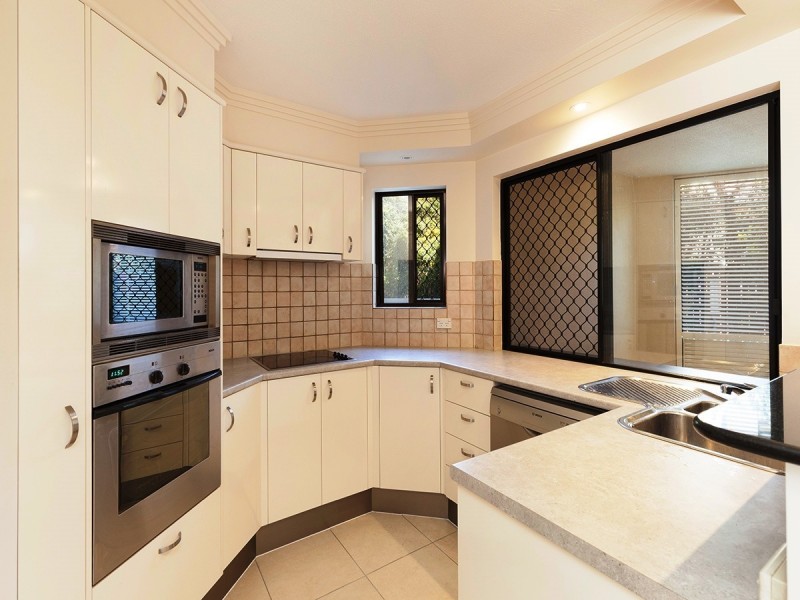 1/523 Coronation Drive, Toowong QLD 4066