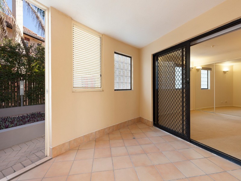 1/523 Coronation Drive, Toowong QLD 4066