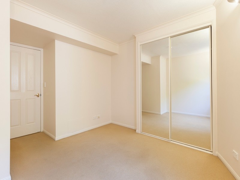 1/523 Coronation Drive, Toowong QLD 4066