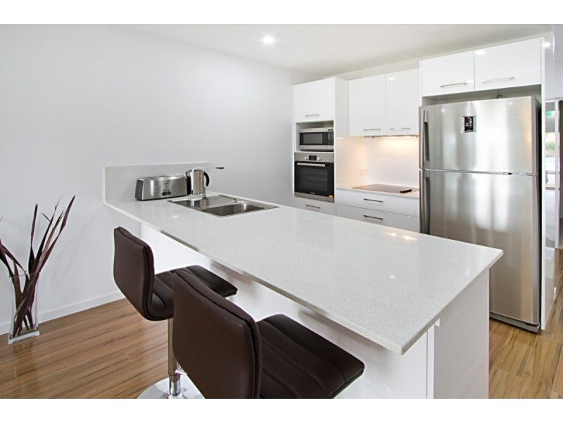 6/4 Carmody Road, St Lucia QLD 4067