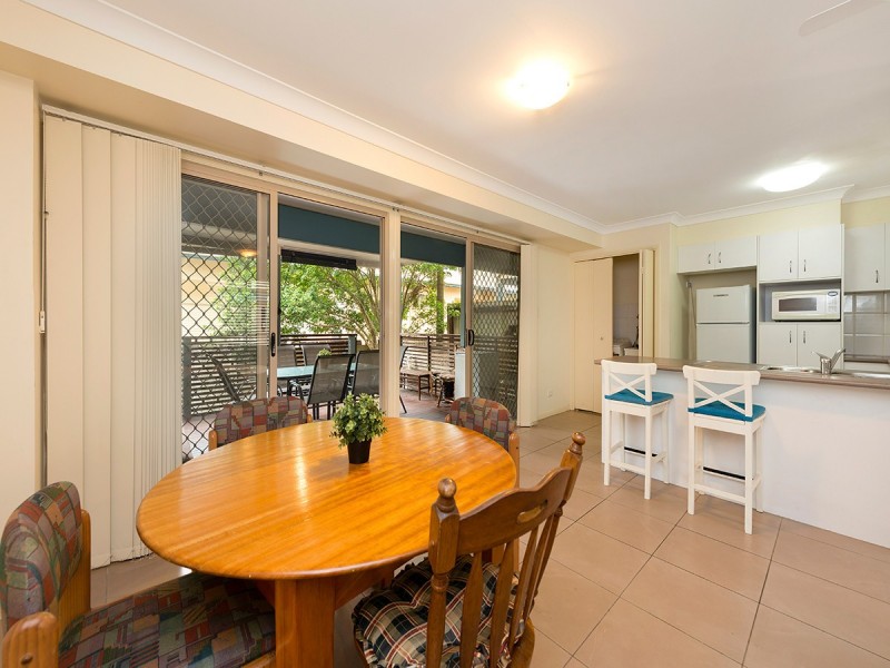 2/43-45 Bellevue Terrace, St Lucia QLD 4067