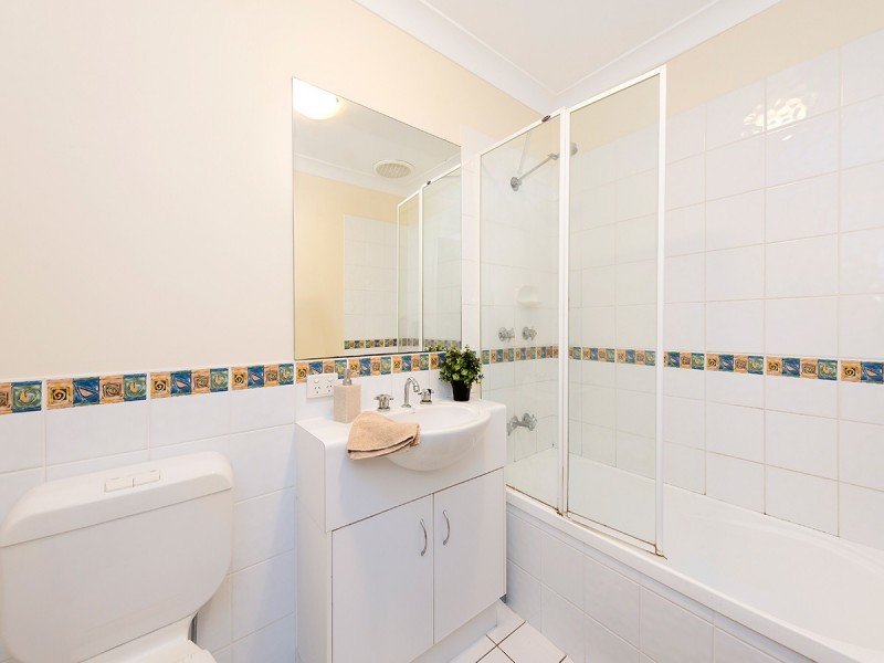 2/43-45 Bellevue Terrace, St Lucia QLD 4067