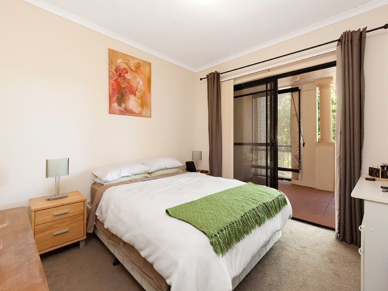 8/127 Macquarie Street, St Lucia QLD 4067