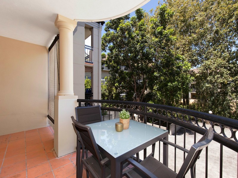 8/127 Macquarie Street, St Lucia QLD 4067