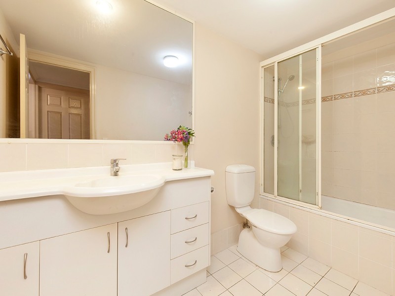 8/127 Macquarie Street, St Lucia QLD 4067