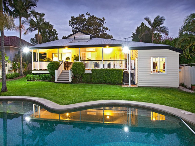 42 Neulans Road, Indooroopilly QLD 4068