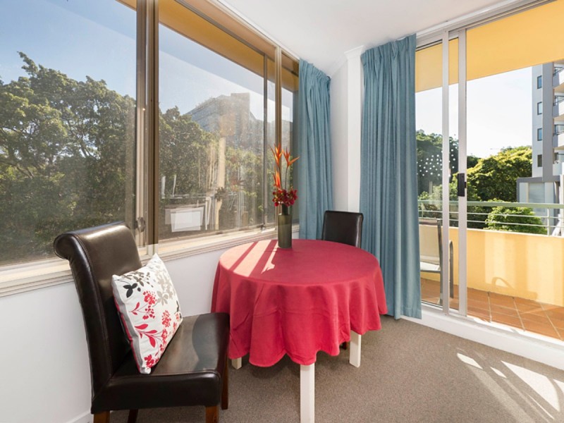 201/435 Coronation Drive, Auchenflower QLD 4066