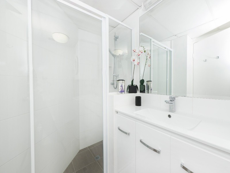 201/435 Coronation Drive, Auchenflower QLD 4066