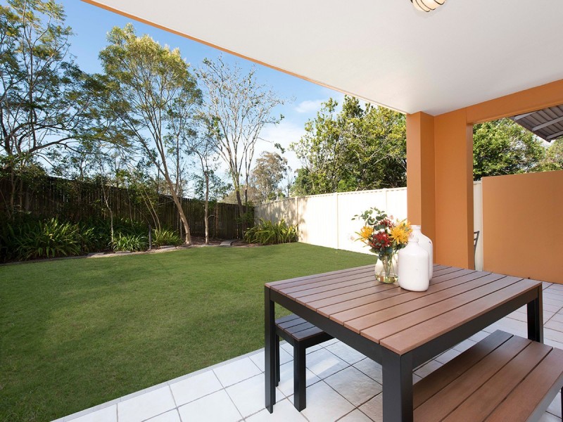 2/66 Sisley Street, St Lucia QLD 4067