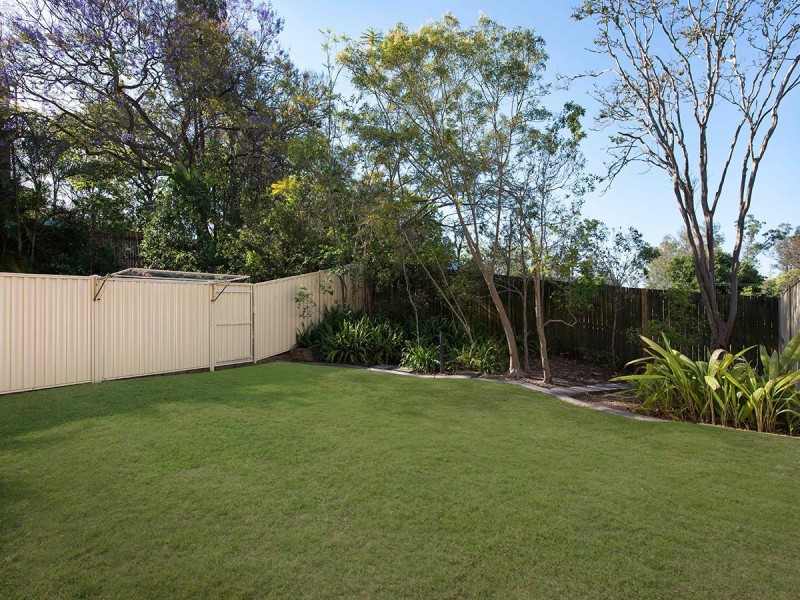 2/66 Sisley Street, St Lucia QLD 4067