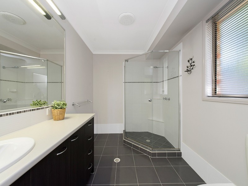 55 Lagoon Crescent, Bellbowrie QLD 4070