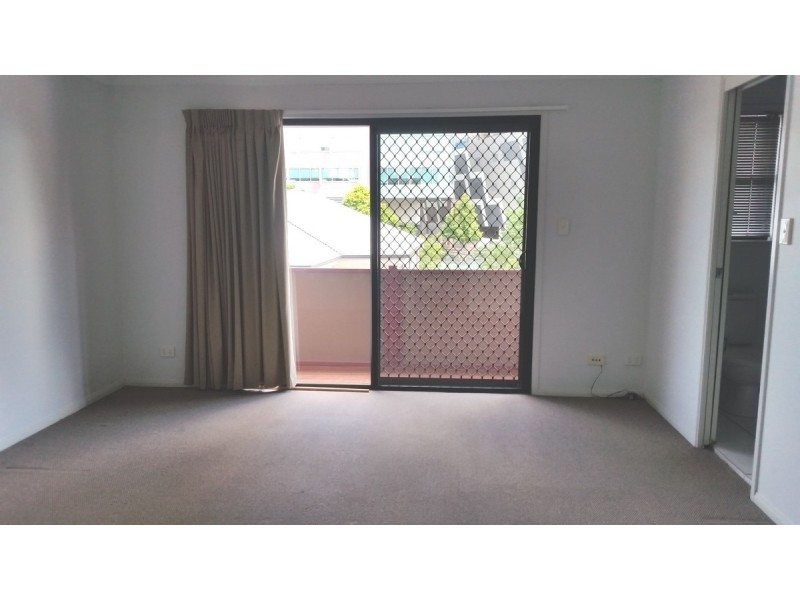 4/36 Macdonnell Street, Toowong QLD 4066