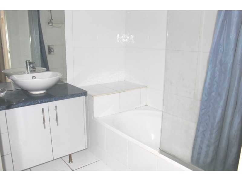 4/36 Macdonnell Street, Toowong QLD 4066