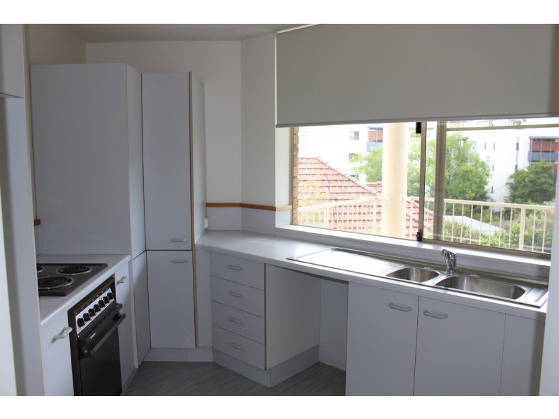 3/74 Kensington Terrace, Toowong QLD 4066