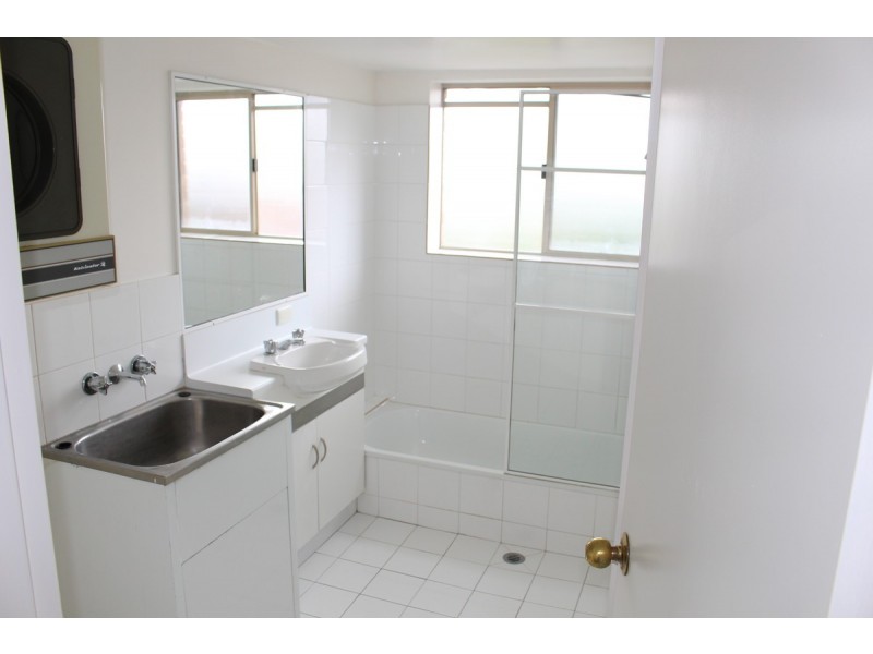 3/74 Kensington Terrace, Toowong QLD 4066