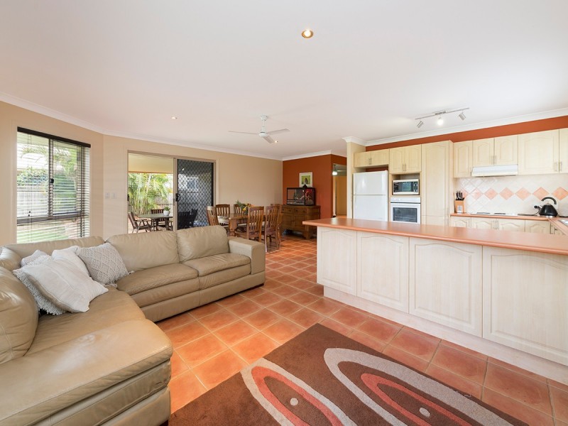 8 Brentwood Place, Moggill QLD 4070