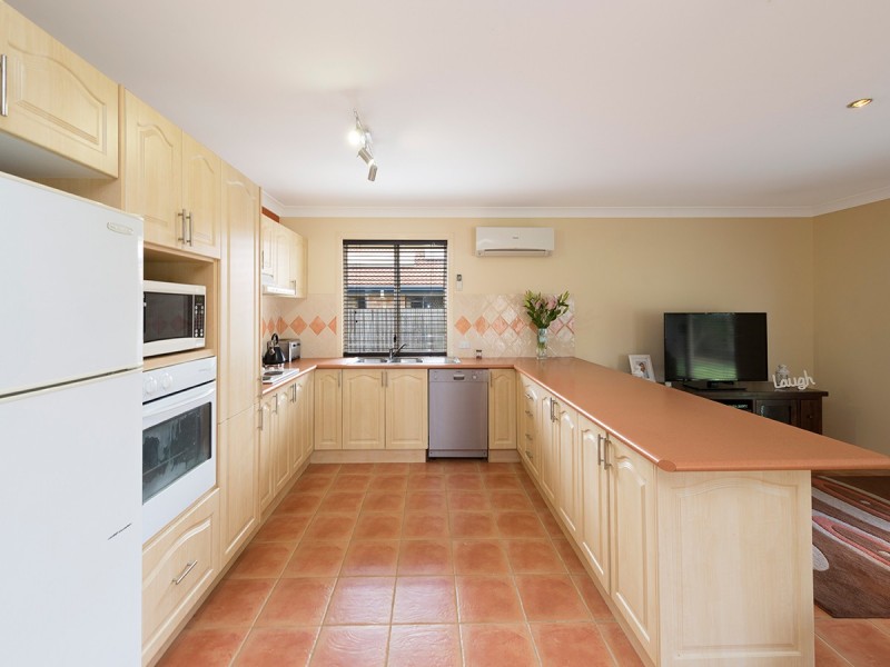 8 Brentwood Place, Moggill QLD 4070