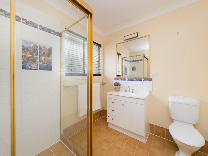 8 Brentwood Place, Moggill QLD 4070