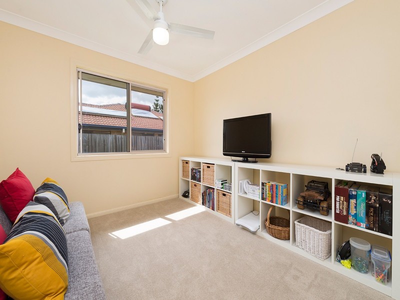 8 Brentwood Place, Moggill QLD 4070