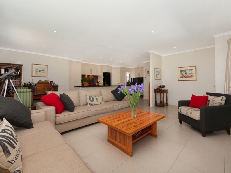 17 Moorfields Street, Fig Tree Pocket QLD 4069