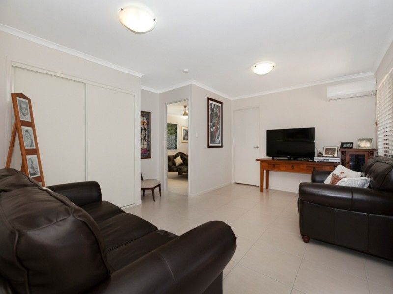 17 Moorfields Street, Fig Tree Pocket QLD 4069