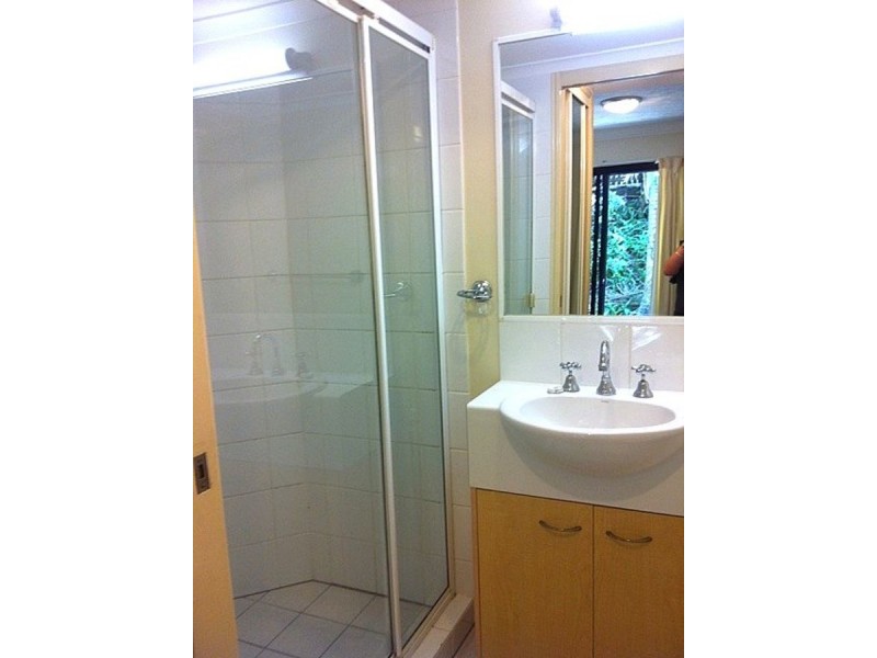 6/182 Carmody Road, St Lucia QLD 4067