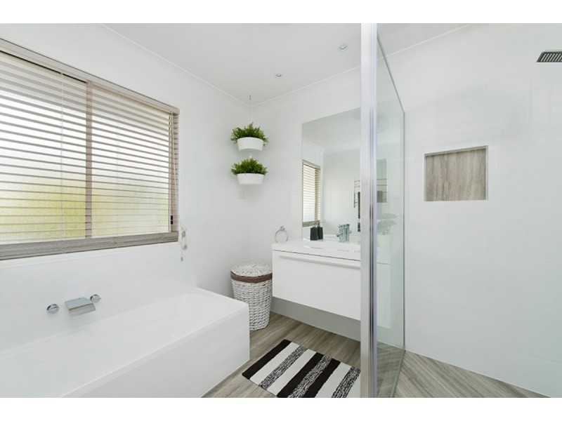 53 Gibson Crescent, Bellbowrie QLD 4070
