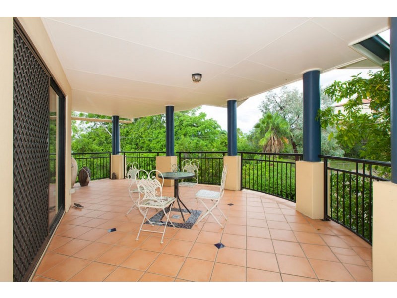 9/121 Sir Fred Schonell Drive, St Lucia QLD 4067