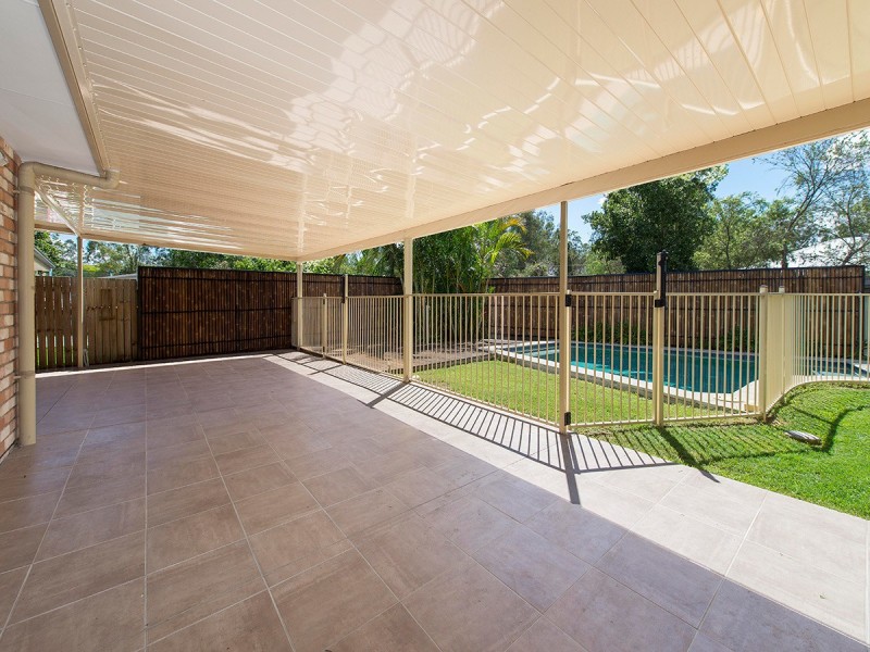 16 Salubris Place, Moggill QLD 4070