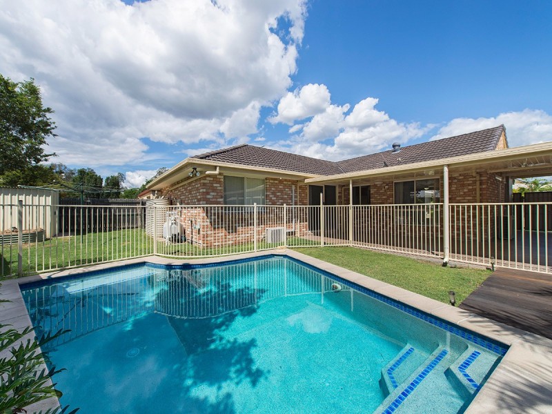 16 Salubris Place, Moggill QLD 4070
