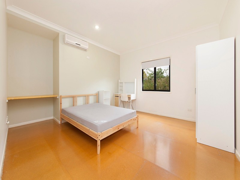 250 Sir Fred Schonell Drive, St Lucia QLD 4067