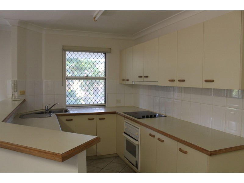 8/212-214 Sir Fred Schonell Drive, St Lucia QLD 4067