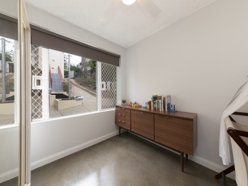 1/75 Sir Fred Schonell Drive, St Lucia QLD 4067