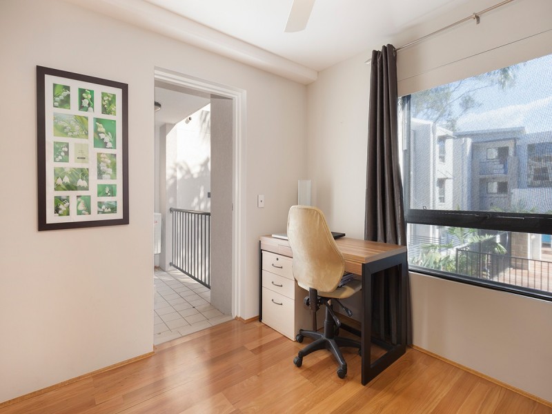 42/7 Landsborough Terrace, Toowong QLD 4066