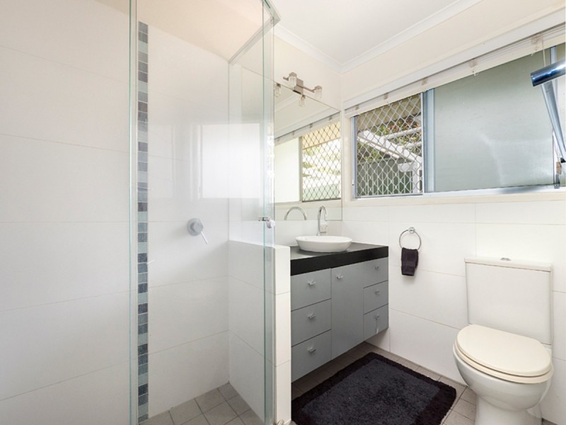 9 Moondarra Street, Chapel Hill QLD 4069