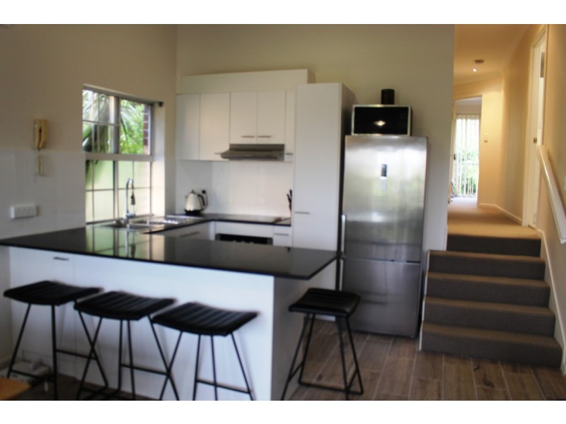 3/11 Sir Fred Schonell Drive, St Lucia QLD 4067