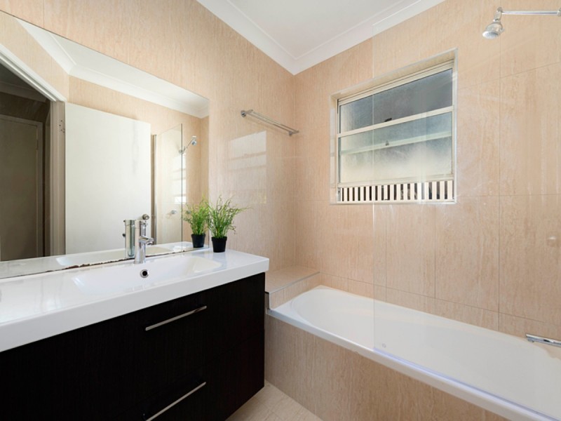 6/82 Russell Terrace, Indooroopilly QLD 4068