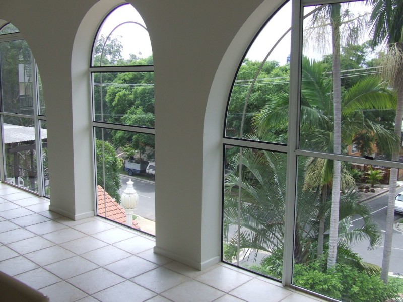 11 Highview Terrace, St Lucia QLD 4067