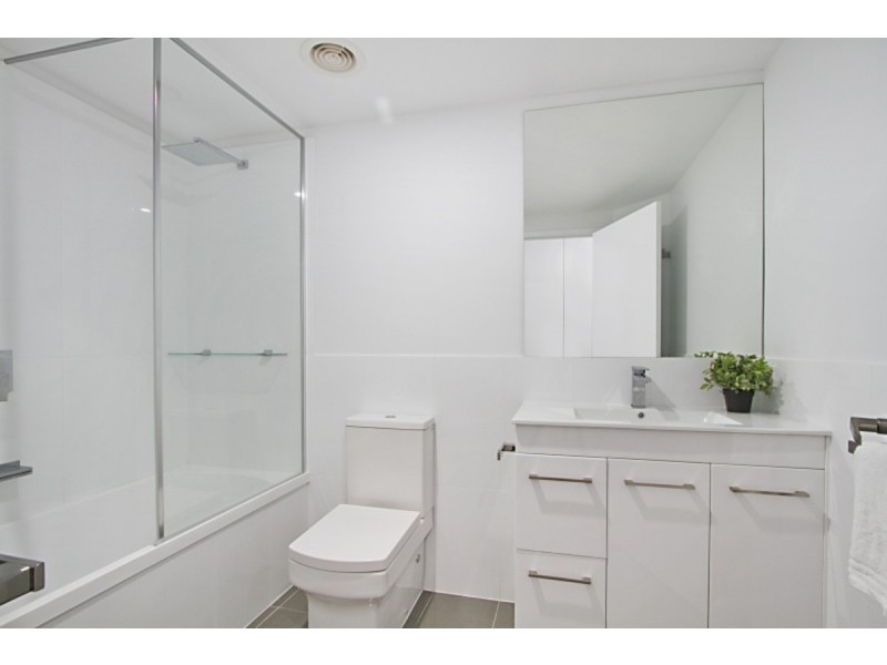 5/4 Carmody Road, St Lucia QLD 4067
