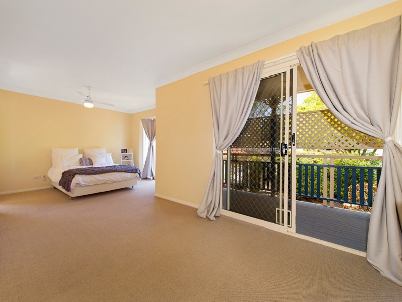 72 Gladstone Street, Indooroopilly QLD 4068