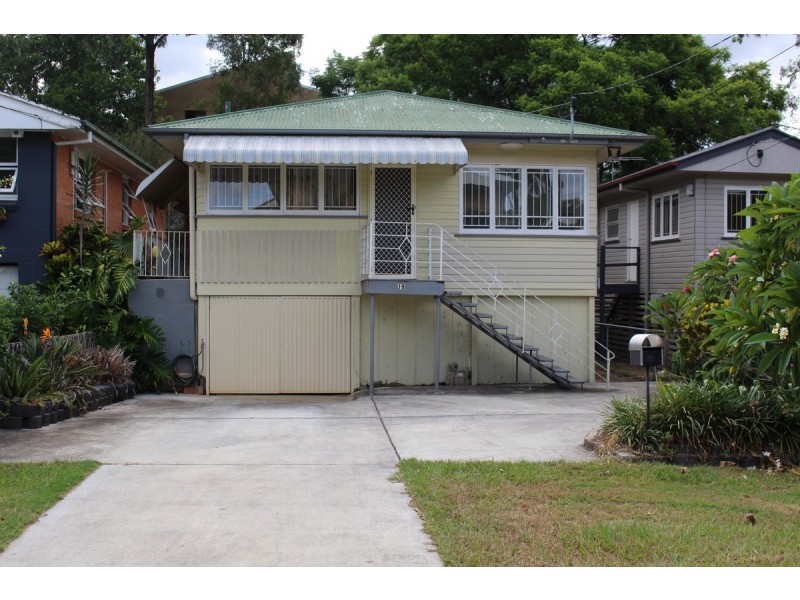 19 Warren Street, St Lucia QLD 4067