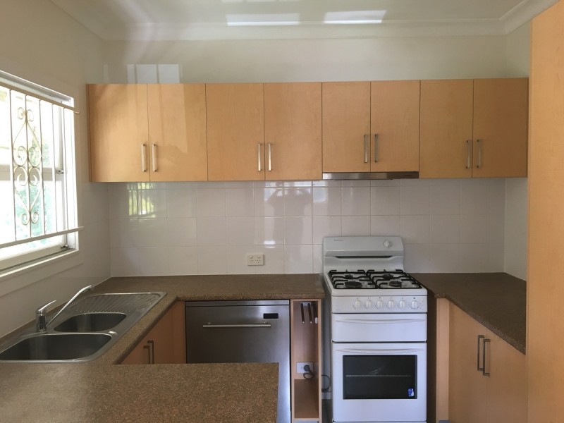 19 Warren Street, St Lucia QLD 4067