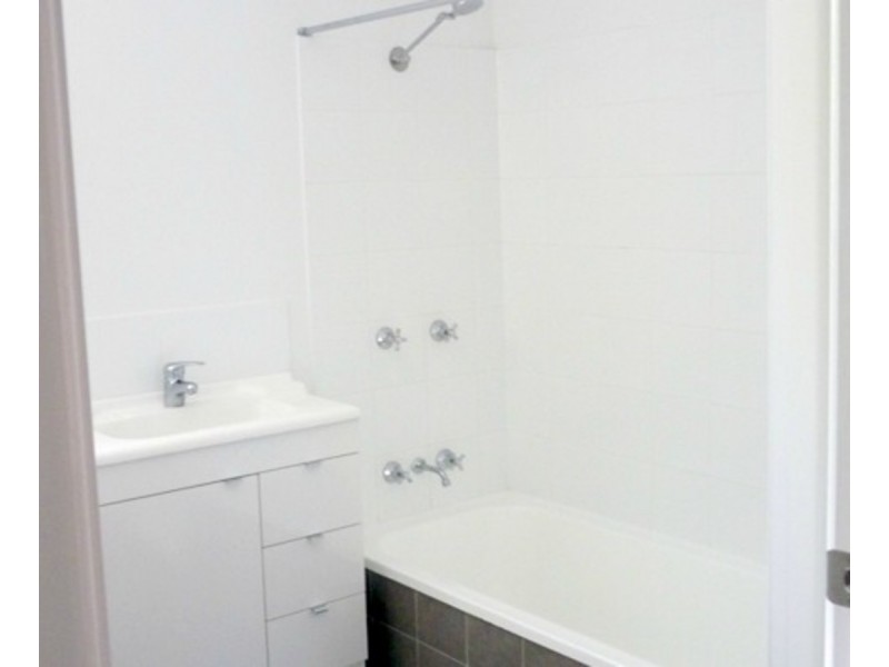 3/159 Sir Fred Schonell Drive, St Lucia QLD 4067