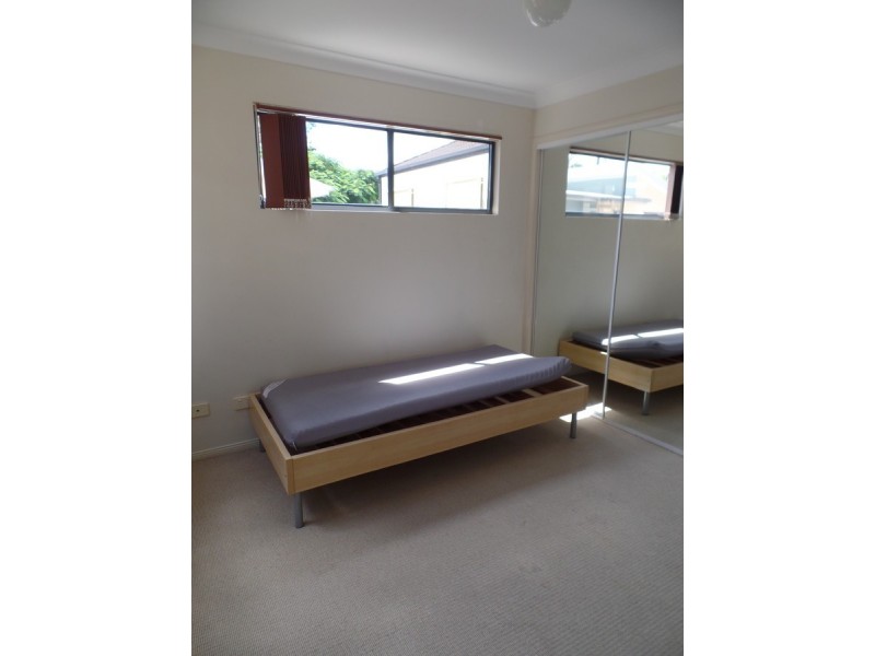 2/34 Warren Street, St Lucia QLD 4067