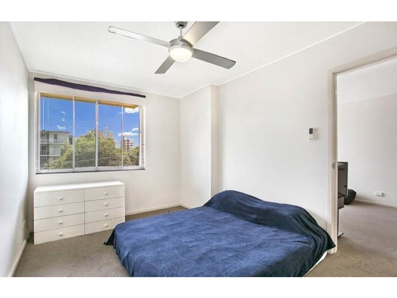 5/5 Sir Fred Schonell Drive, St Lucia QLD 4067